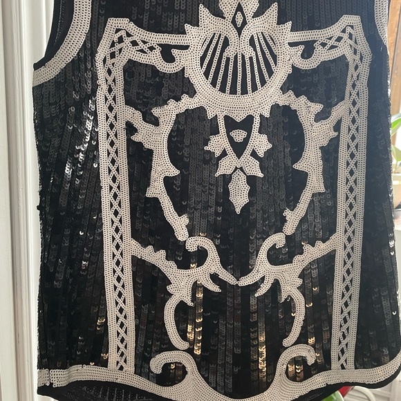 BCBG Sofi - Cutest Sequins Top - In great condition - Picture 6 of 9